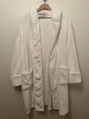 Maison Fresco Luxury Velour White Hooded Robe Bathrobe